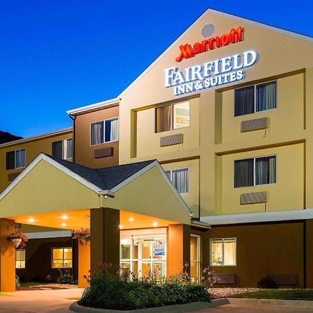 Fairfield Inn & Suites אושקוש מראה חיצוני תמונה