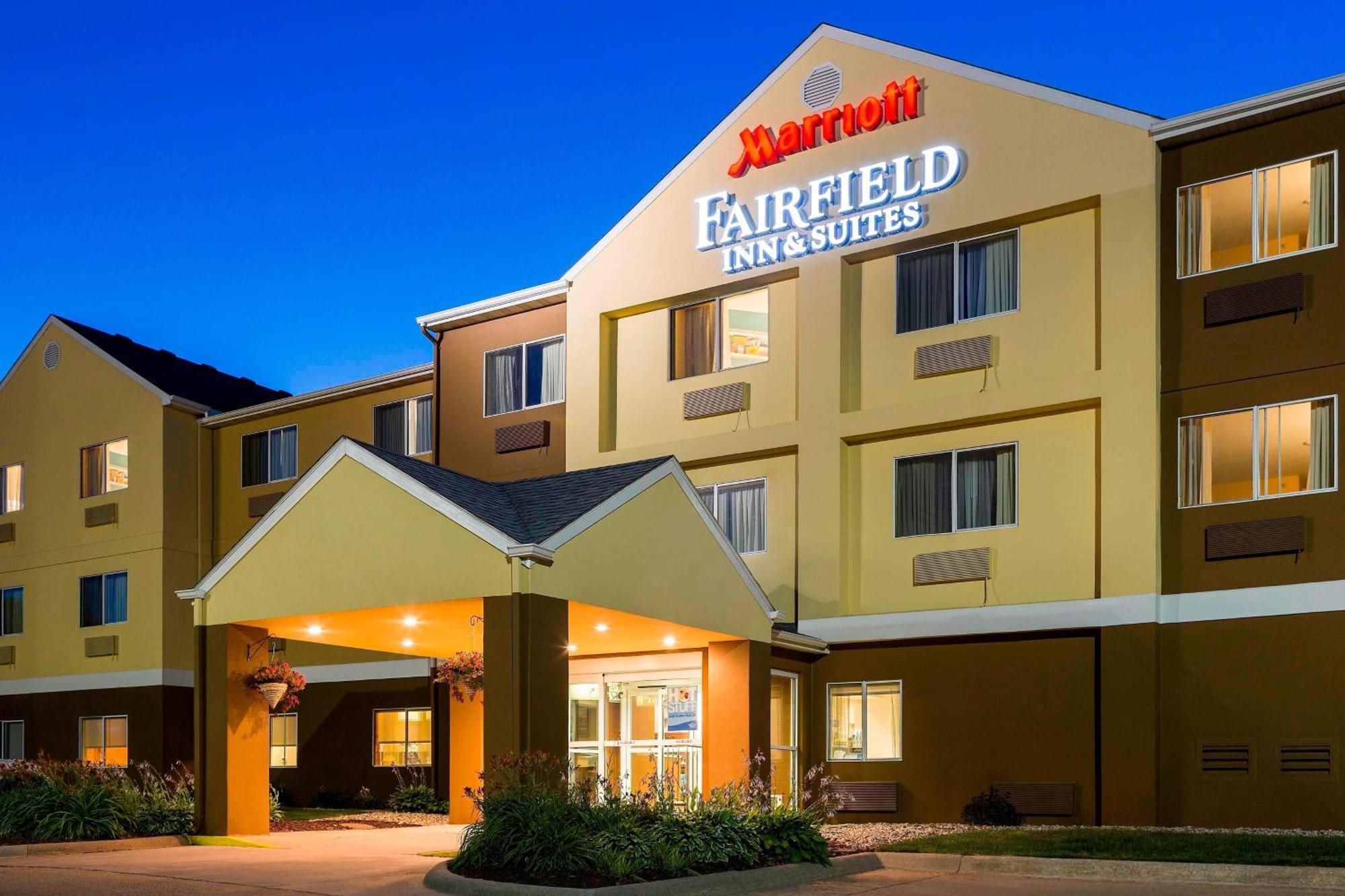 Fairfield Inn & Suites אושקוש מראה חיצוני תמונה