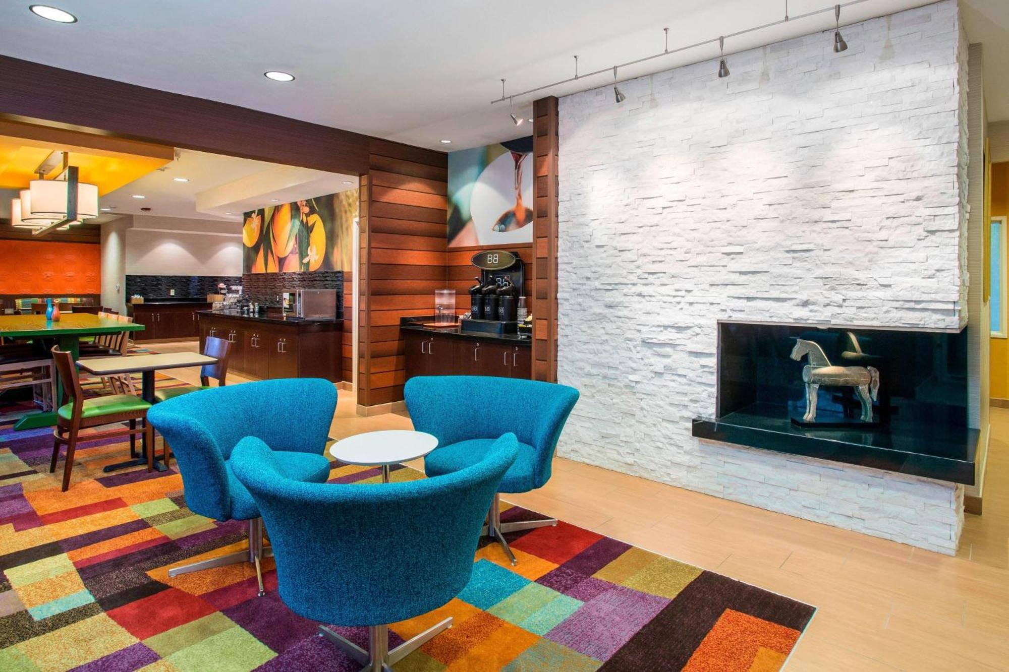 Fairfield Inn & Suites אושקוש מראה חיצוני תמונה